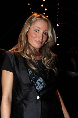 Pippo Baudo insulta in tv la dama bianca: “E’ una mignottona”. Video