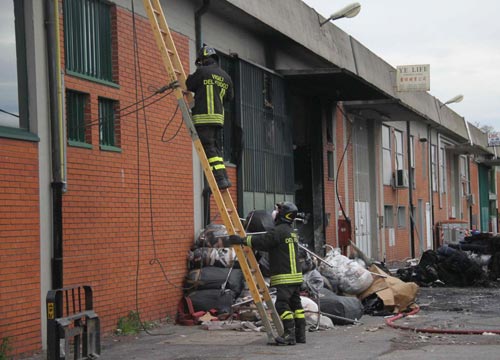 Rogo dell’azienda a Prato, arresti: ci sono anche italiani