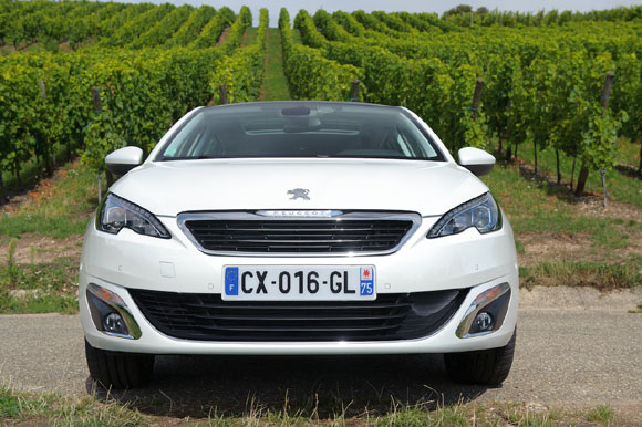 Record di consumi per la PEUGEOT 308 con il nuovo motore PureTech