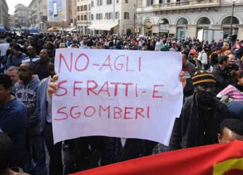 Emergenza casa, occupata l’Anagrafe Emergenza casa, occupata l’Anagrafe
