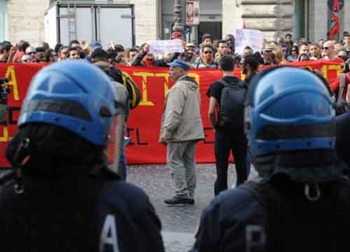 Emergenza casa, occupata l’Anagrafe Emergenza casa, occupata l’Anagrafe
