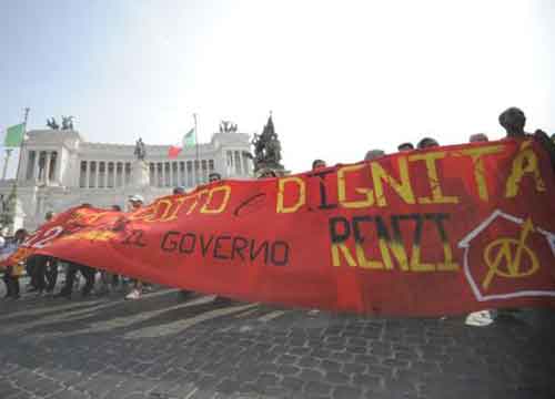 Emergenza casa, occupata l’Anagrafe Emergenza casa, occupata l’Anagrafe