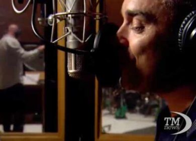 Robbie Williams: “Sono stato rapito dagli alieni”. Il nuovo racconto…