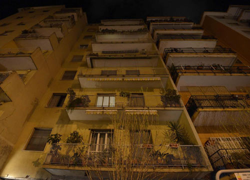 Parigi, ritrovati quattro bambini segregati dalla nascita Parigi, ritrovati quattro bambini segregati dalla nascita