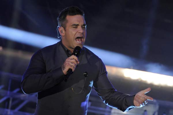 Robbie Williams: “Sono stato rapito dagli alieni”. Il nuovo racconto… Robbie Williams: “Sono stato rapito dagli alieni”. Il nuovo racconto…