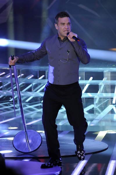 Robbie Williams: “Sono stato rapito dagli alieni”. Il nuovo racconto… Robbie Williams: “Sono stato rapito dagli alieni”. Il nuovo racconto…