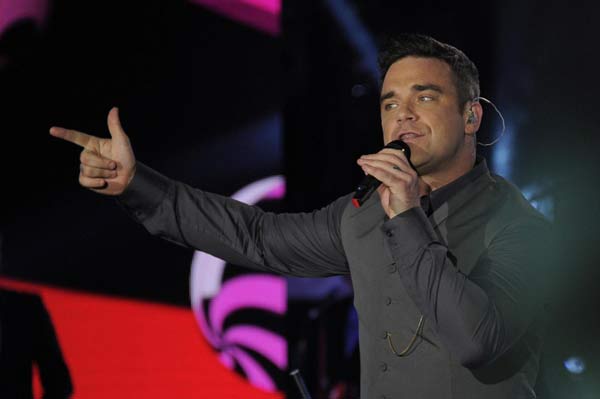Robbie Williams: “Sono stato rapito dagli alieni”. Il nuovo racconto… Robbie Williams: “Sono stato rapito dagli alieni”. Il nuovo racconto…