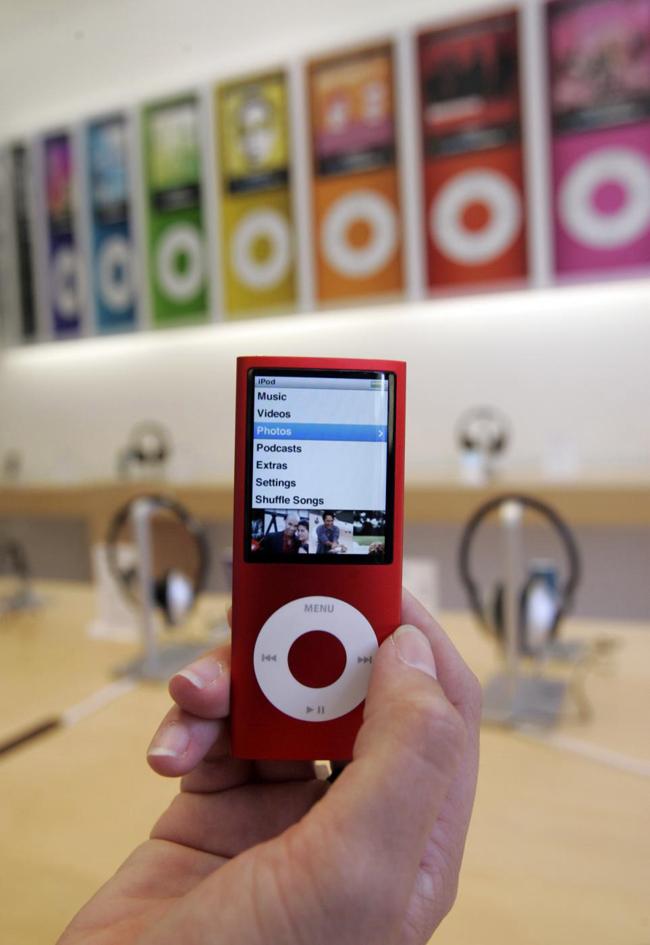 Cook perseguitato dallo spettro di Jobs: tutti i segreti di Apple Cook perseguitato dallo spettro di Jobs: tutti i segreti di Apple