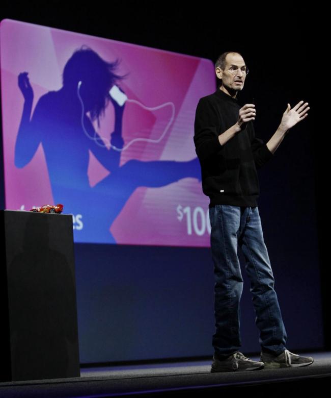 Cook perseguitato dallo spettro di Jobs: tutti i segreti di Apple Cook perseguitato dallo spettro di Jobs: tutti i segreti di Apple