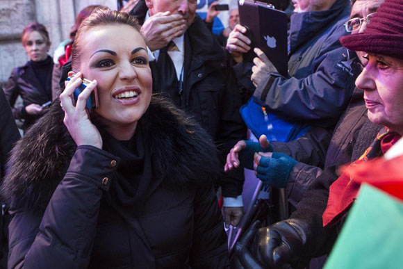 Disse che la Pascale era lesbica. Michelle Bonev indagata per stalking