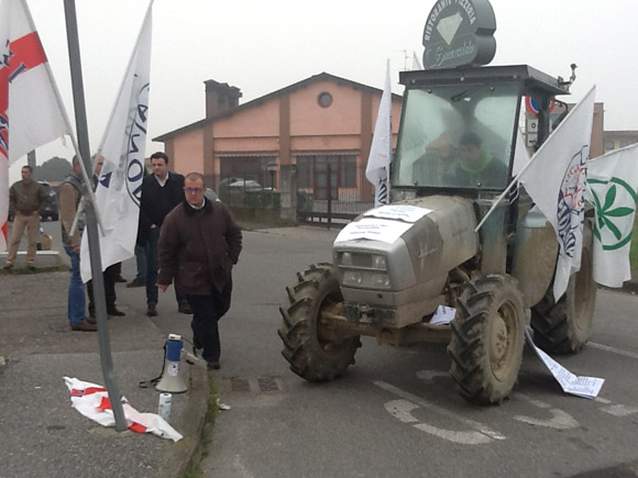 Profughi a Pavia in hotel 4 stelle. E la Lega Nord si ribella. Il caso Profughi a Pavia in hotel 4 stelle. E la Lega Nord si ribella. Il caso