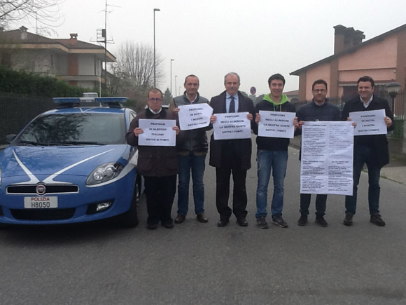 Profughi a Pavia in hotel 4 stelle. E la Lega Nord si ribella. Il caso Profughi a Pavia in hotel 4 stelle. E la Lega Nord si ribella. Il caso