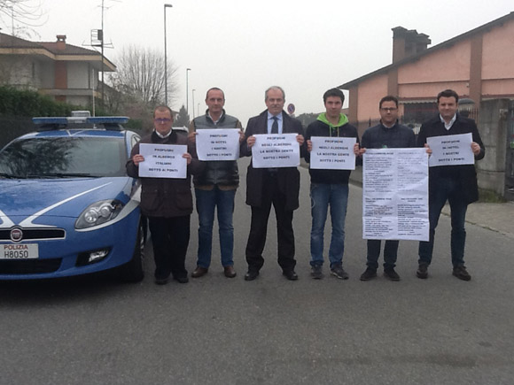 Profughi a Pavia in hotel 4 stelle. E la Lega Nord si ribella. Il caso Profughi a Pavia in hotel 4 stelle. E la Lega Nord si ribella. Il caso