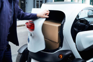 Twizy diventa Cargo per professionisti