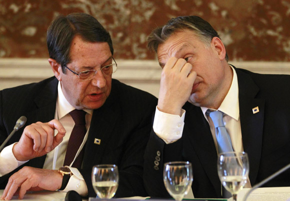 Vertice Ue, Renzi vede Van Rompuy. “Attenzione alle riforme sul lavoro”