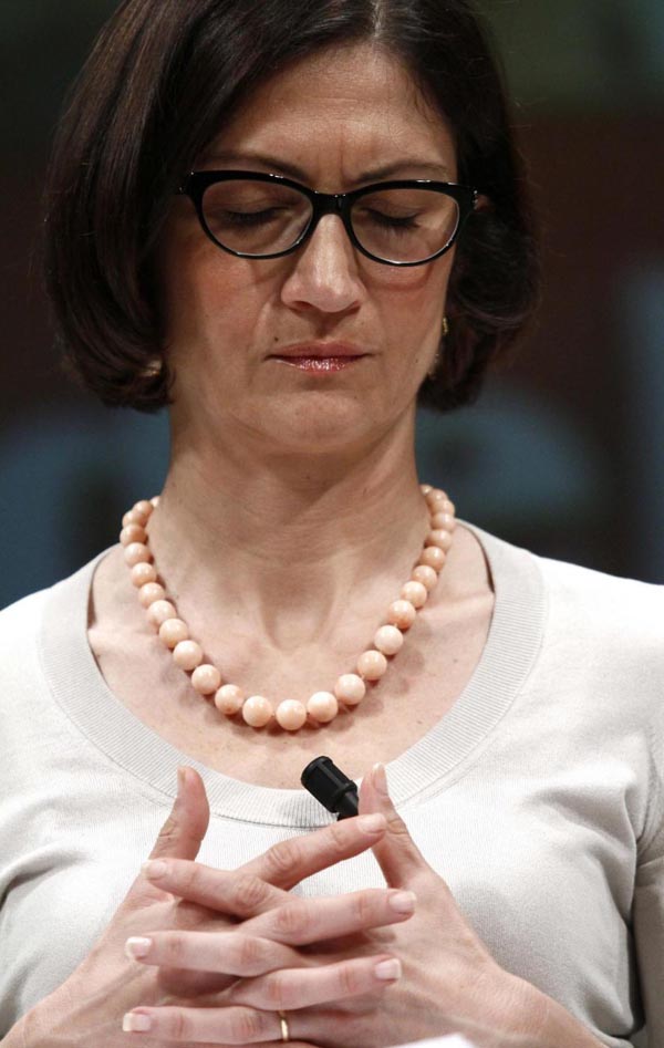 Dall’austera Pivetti al blu-Boschi. Le donne di Renzi cambiano stile Dall’austera Pivetti al blu-Boschi. Le donne di Renzi cambiano stile