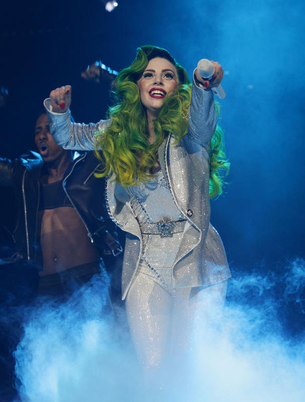 Gesù resuscita nel nuovo singolo di Lady Gaga Gesù resuscita nel nuovo singolo di Lady Gaga