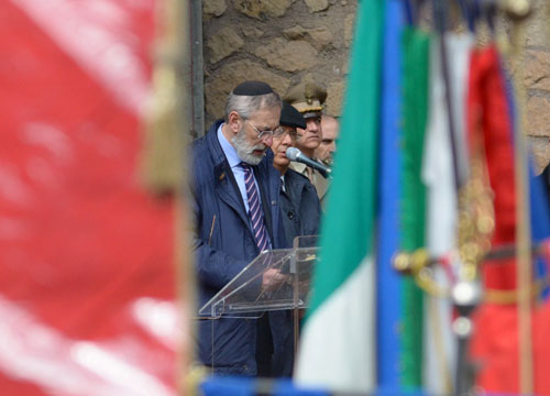 Fosse Ardeatine, 70 anni fa l’eccidio. Incombe il fantasma del “boia” Priebke Fosse Ardeatine, 70 anni fa l’eccidio. Incombe il fantasma del “boia” Priebke