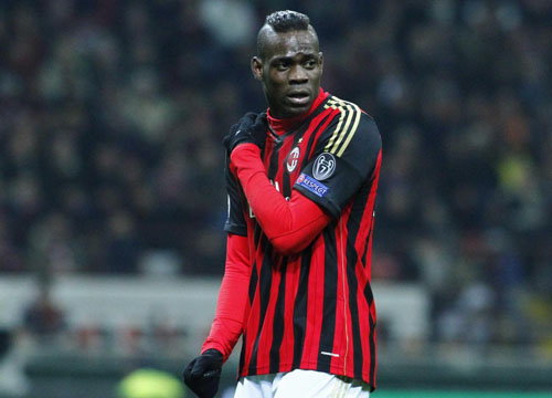 Seedorf: “Balotelli? Lo tratto come tutti gli altri…” Seedorf: “Balotelli? Lo tratto come tutti gli altri…”