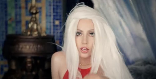 La Perla (s)veste Lady Gaga. E Gas sceglie Marc Marquez La Perla (s)veste Lady Gaga. E Gas sceglie Marc Marquez
