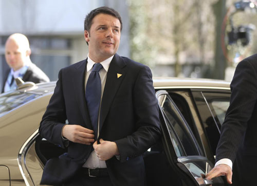 Renzi abbandona i leader europei all’Aja. “Scusate, ma ho degli impegni a Roma”