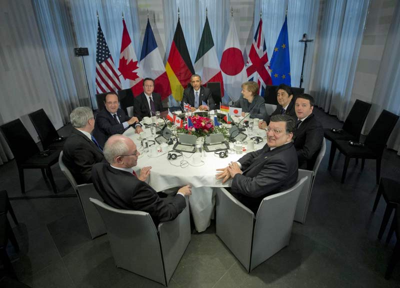 Renzi abbandona i leader europei all’Aja. “Scusate, ma ho degli impegni a Roma”