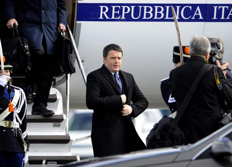 Renzi abbandona i leader europei all’Aja. “Scusate, ma ho degli impegni a Roma”