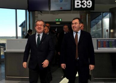 Maroni non fa la rivoluzione in Regione. Ecco perché