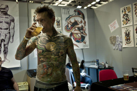 Allarme sull’inchiostro dei tatuaggi: “Contiene sostanze cancerogene” Allarme sull’inchiostro dei tatuaggi: “Contiene sostanze cancerogene”
