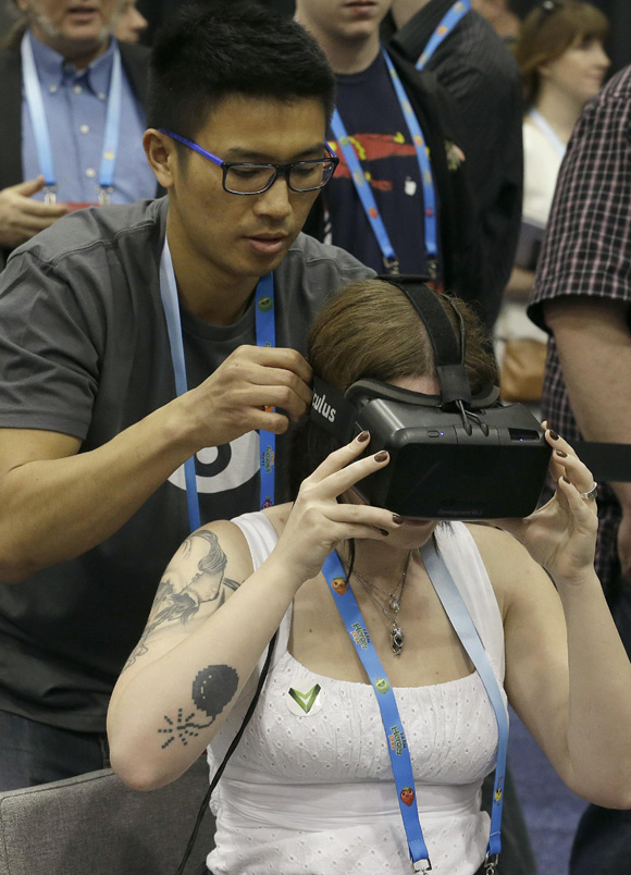 Facebook compra Oculus per 2 mld: la realtà virtuale non è più un gioco Facebook compra Oculus per 2 mld: la realtà virtuale non è più un gioco