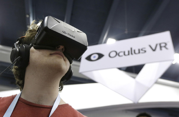 Facebook compra Oculus per 2 mld: la realtà virtuale non è più un gioco Facebook compra Oculus per 2 mld: la realtà virtuale non è più un gioco