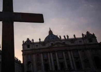 Vaticano, Galantino nuovo segretario della Cei