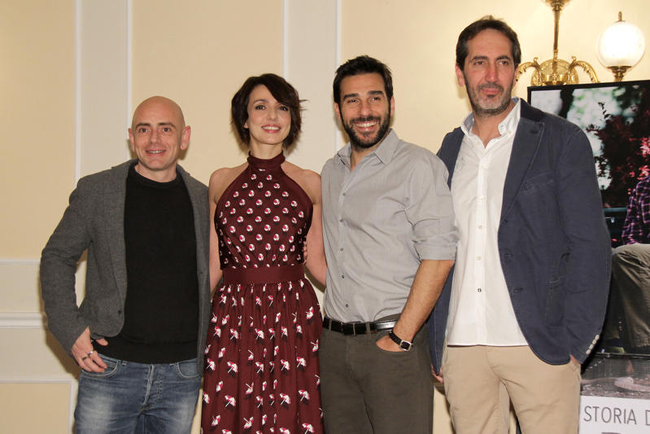 Ambra si confessa: “Diventare madre è stata una vacanza dal mio ego” Ambra si confessa: “Diventare madre è stata una vacanza dal mio ego”