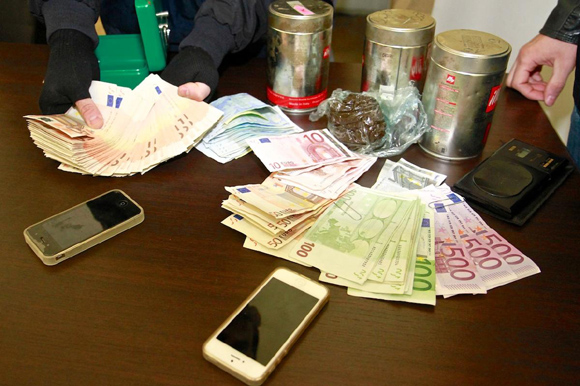 Arrestata 54enne con pensione di invalidità: spacciava. Foto