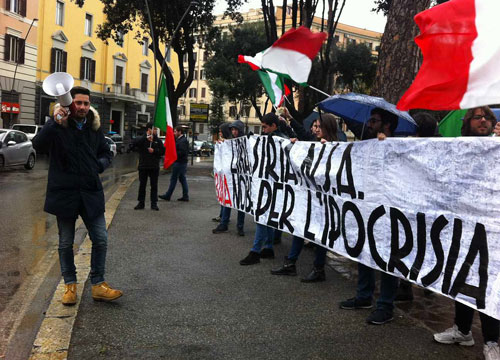 Obama a Roma, contestato dai Cobas del movimento studentesco Obama a Roma, contestato dai Cobas del movimento studentesco
