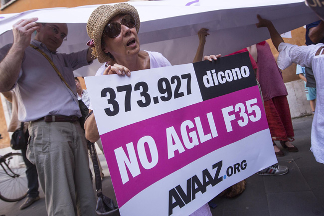 F-35, ancora acquisti senza avvisi. La polemica infinita F-35, ancora acquisti senza avvisi. La polemica infinita