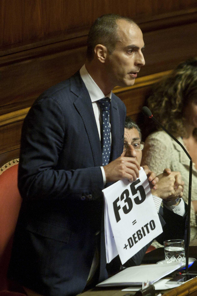 F-35, ancora acquisti senza avvisi. La polemica infinita F-35, ancora acquisti senza avvisi. La polemica infinita