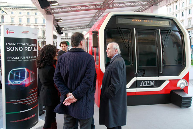 Svelati i nuovi treni della metro in piazza Duomo. Le foto