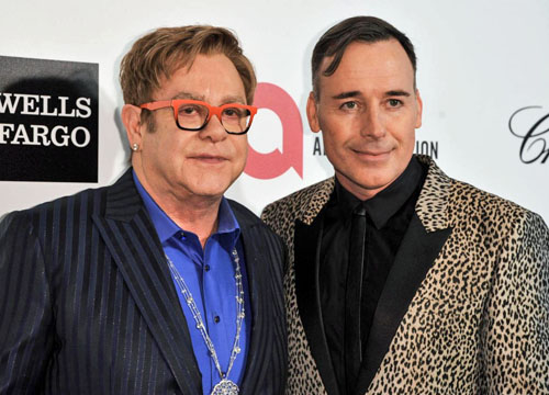 Elton John si sposa con David Furnish Elton John si sposa con David Furnish