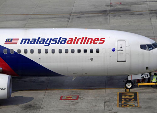 Aereo Malesia, nessuno degli oggetti pescati nell’oceano è del volo scomparso Aereo Malesia, nessuno degli oggetti pescati nell’oceano è del volo scomparso