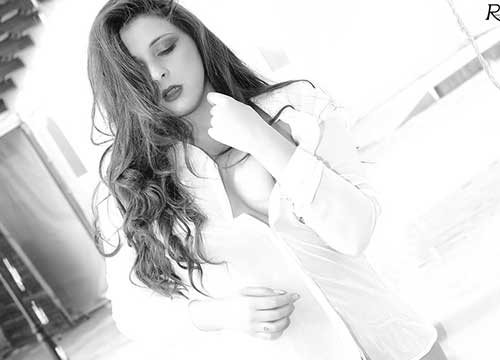 La IV misura si prende la rivincita. “Io, curvy model, felice coi miei chili” La IV misura si prende la rivincita. “Io, curvy model, felice coi miei chili”