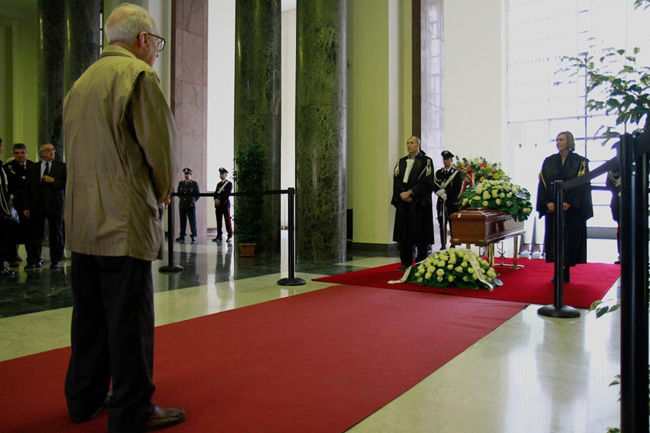 Funerali di D’Ambrosio, si riunisce il pool di Mani Pulite. Le foto Funerali di D’Ambrosio, si riunisce il pool di Mani Pulite. Le foto