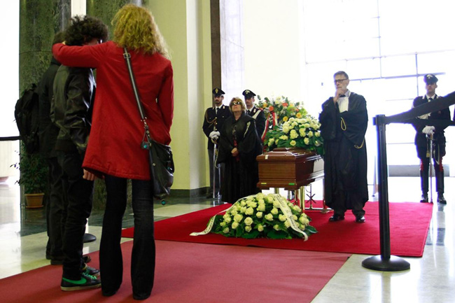 Funerali di D’Ambrosio, si riunisce il pool di Mani Pulite. Le foto Funerali di D’Ambrosio, si riunisce il pool di Mani Pulite. Le foto