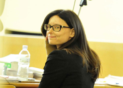 Fece sfigurare l’ex con l’acido. In carcere riceve lettere d’amore