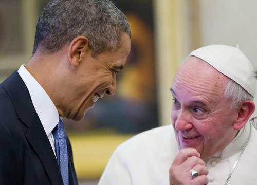 Record di pellegrini per il Papa. E lui lascia l’auto e va al lavoro a piedi Record di pellegrini per il Papa. E lui lascia l’auto e va al lavoro a piedi