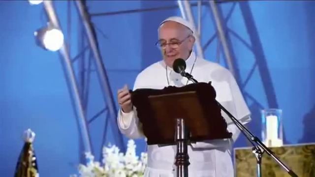 Record di pellegrini per il Papa. E lui lascia l’auto e va al lavoro a piedi Record di pellegrini per il Papa. E lui lascia l’auto e va al lavoro a piedi