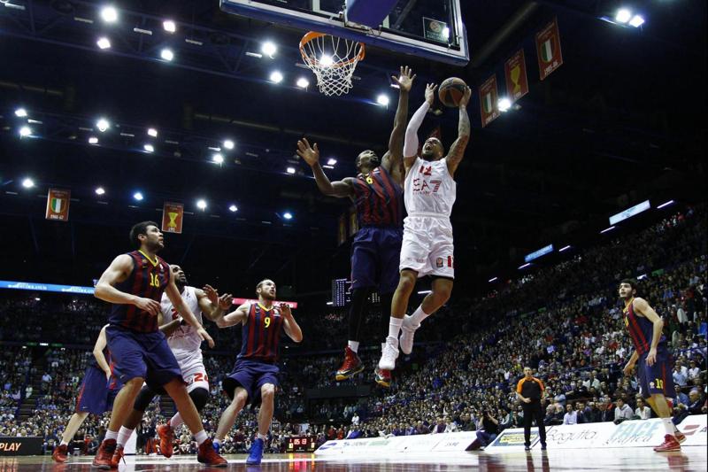 Gentile e l’Olimpia distruggono il Barça: adrenalina al Forum. GALLERY