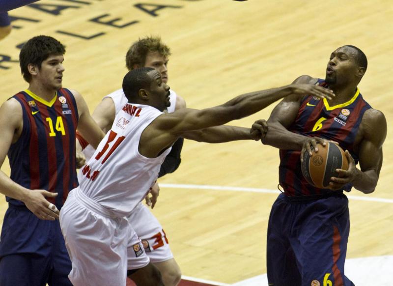 Gentile e l’Olimpia distruggono il Barça: adrenalina al Forum. GALLERY