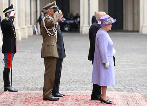 Quirinale e Vaticano per the Queen. Breve vacanza romana per Sua Maestà Quirinale e Vaticano per the Queen. Breve vacanza romana per Sua Maestà