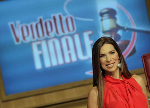 Rumors, Veronica Maya fatta fuori da Verdetto Finale. Al suo posto… Rumors, Veronica Maya fatta fuori da Verdetto Finale. Al suo posto…
